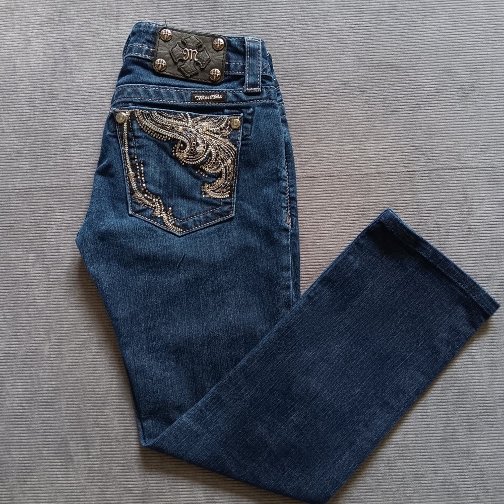 Miss Me Capri Jeans Women 26 Dark Blue Excellent Embroidered Buckle *measures 28